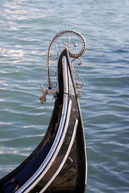 Stern iron curl - Gondolas in Venice, JBLArts photography