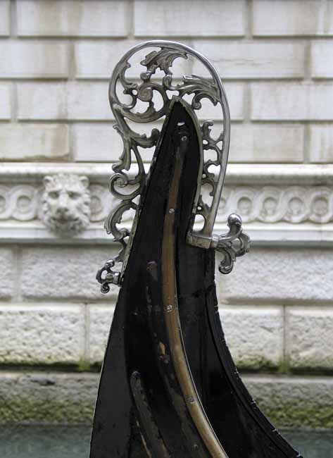 Stern iron curl with lion - Gondolas in Venice, JBLArts photography