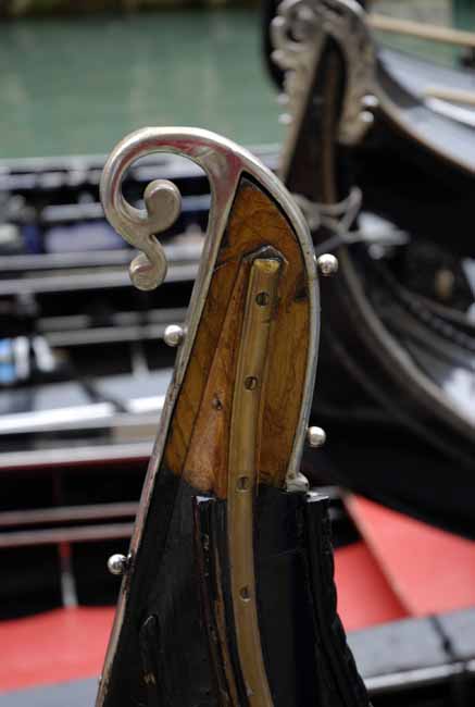 Unvarnished stern iron curl - Gondolas in Venice, JBLArts photography